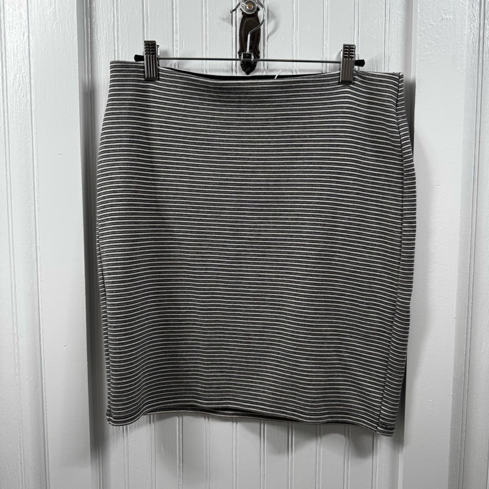 Ann Taylor loft black white stripe Pencil Skirt work church modest stretch sz M